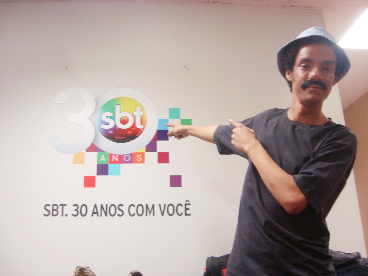AshShounen's tweet photo. Relembrando de uma grande realização que fiz na minha vida que foi conhecer a emissora que acolheu desde pequenino.

O meu carinho, amor e admiração pelo @sbt é imensurável.

Graças a vocês eu pude fazer com que meu paizinho que já está no céu sentisse ainda mais orgulhoso de mim https://t.co/P27Ec4XsAw