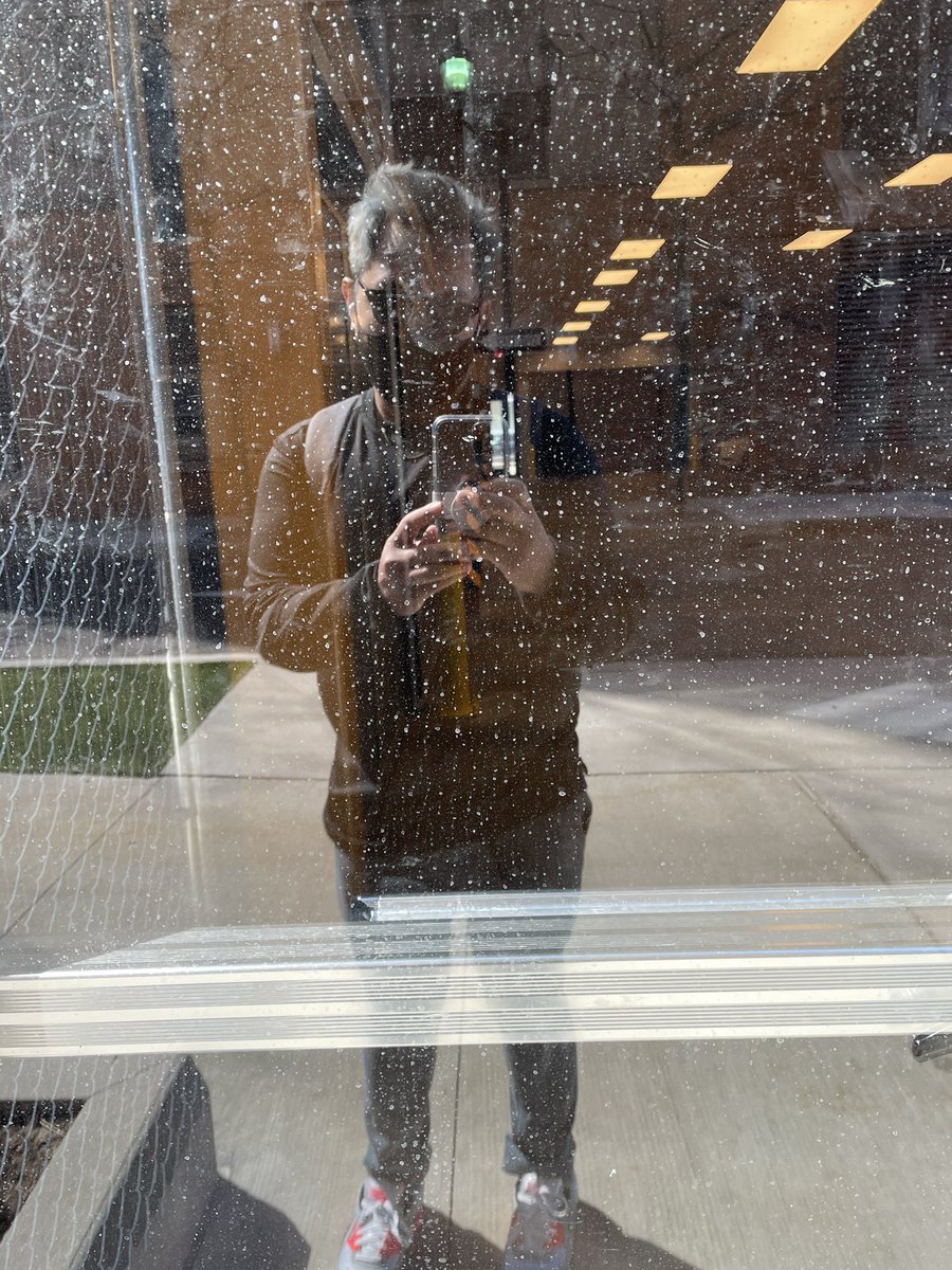 AlvynXeus21's tweet photo. Had a nice 5 mile stroll this morning and my hair stylist gave me a free gloss touch up and a trim 👏🏽 https://t.co/hnma0pCcCV