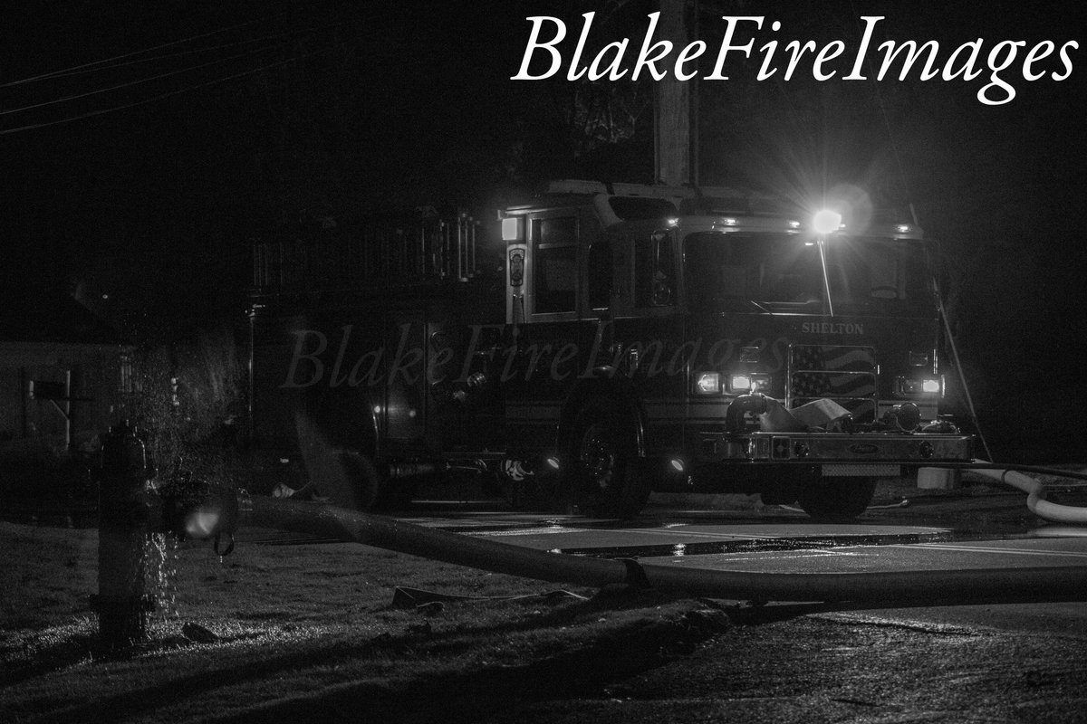 BlakeFireImages's tweet image. Shelton Fire on scene of a brush fire on Old Stratford Rd earthier this evening @Shelton_Fire @huntingtonfire3 @sfdco4 . View my photos at: ctfirephoto.org/Ryan-Blake1/Br…
