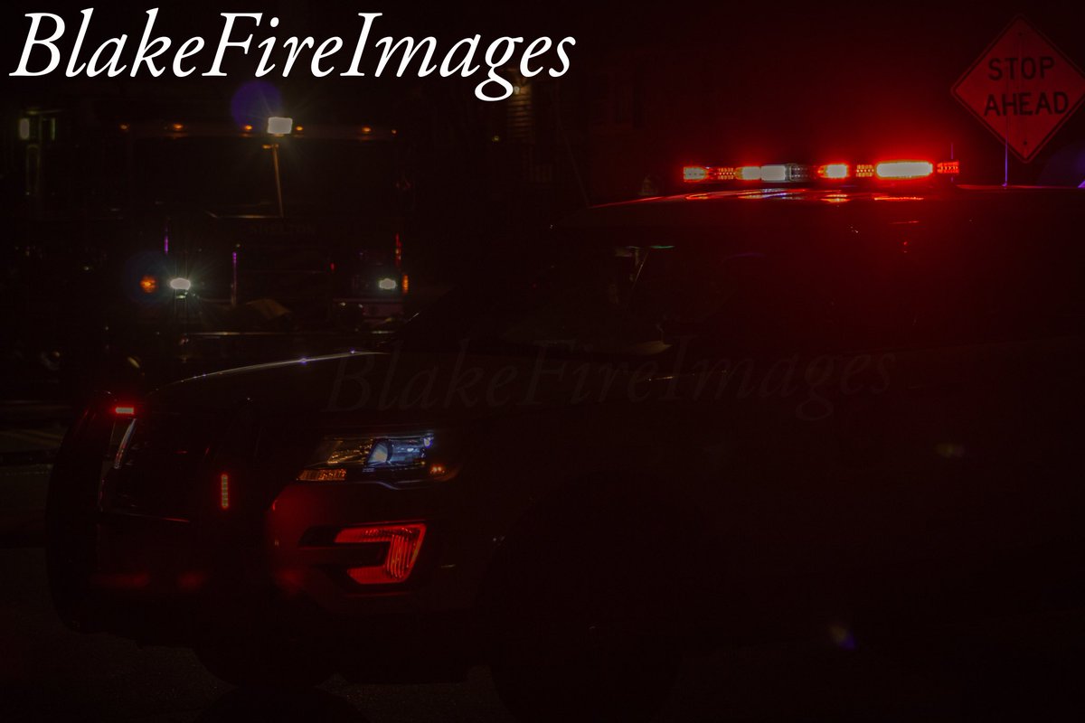 BlakeFireImages's tweet image. Shelton Fire on scene of a brush fire on Old Stratford Rd earthier this evening @Shelton_Fire @huntingtonfire3 @sfdco4 . View my photos at: ctfirephoto.org/Ryan-Blake1/Br…
