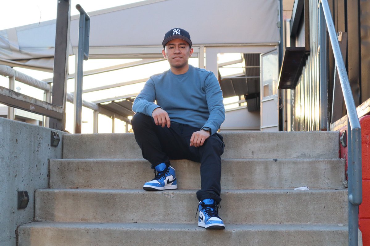 jairmerino12's tweet photo. You know the vibes Yeeeerr!!
#BX #yeer #Yankees #Nike #LinkInBio https://t.co/Pi30K6C28w