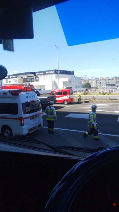 事故 国道246号 神奈川県横浜市瀬谷区付近で事故 渋滞 トラックとバイクで事故 現地の画像や動画まとめ まとめダネ 事故 国道246号 神奈川県横浜市瀬谷区付近で事故 渋滞 トラックとバイクで事故 現地の画像や動画まとめ まとめダネ