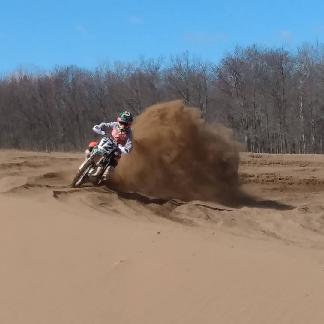 mxzombie's tweet image. Sunday Funday at @GopherDunes today 😎 The kid was shaking out the winter cobwebs and blowing up some burms. Great day.
@fxrmoto @FXRRacing