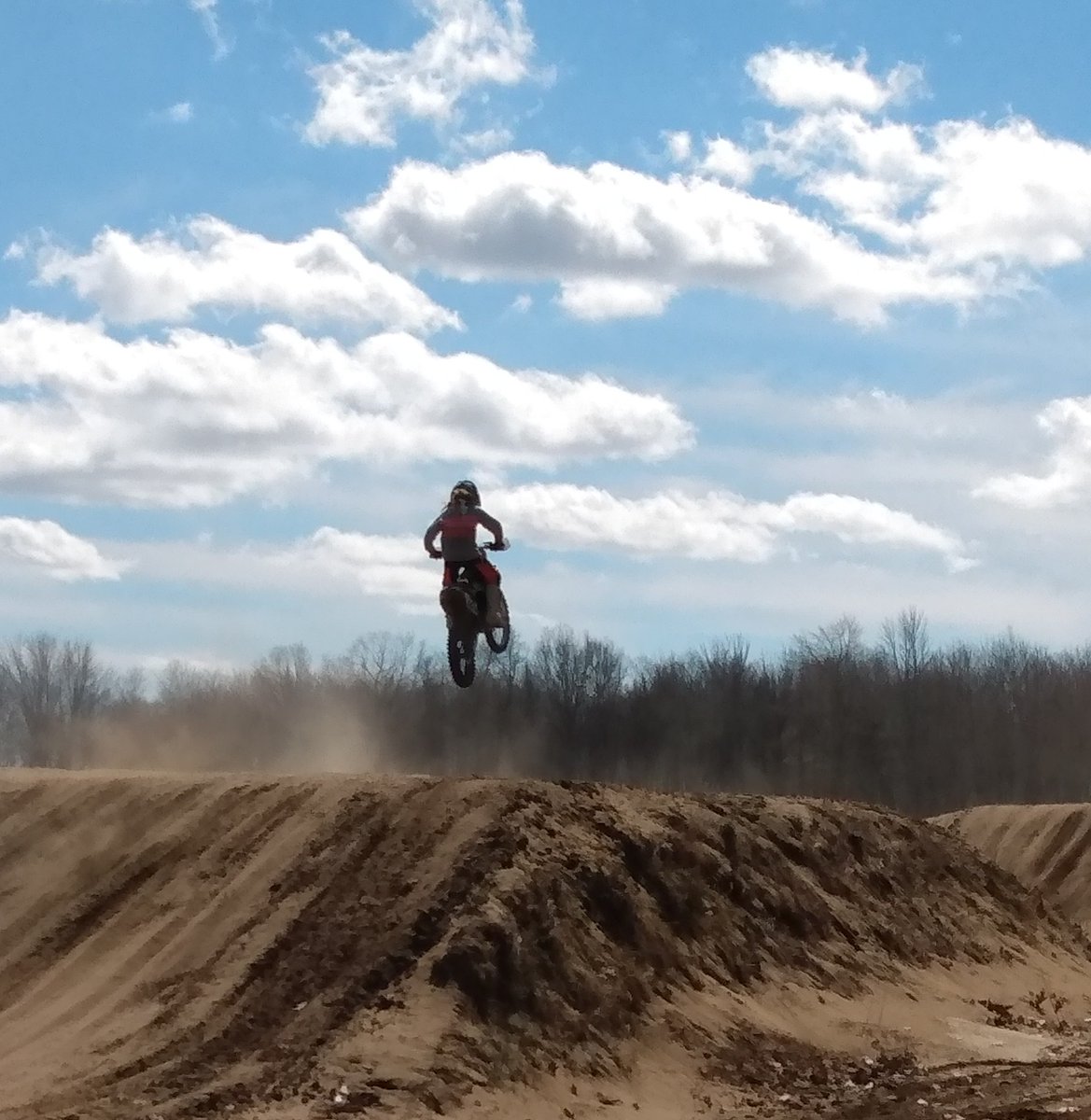mxzombie's tweet image. Sunday Funday at @GopherDunes today 😎 The kid was shaking out the winter cobwebs and blowing up some burms. Great day.
@fxrmoto @FXRRacing