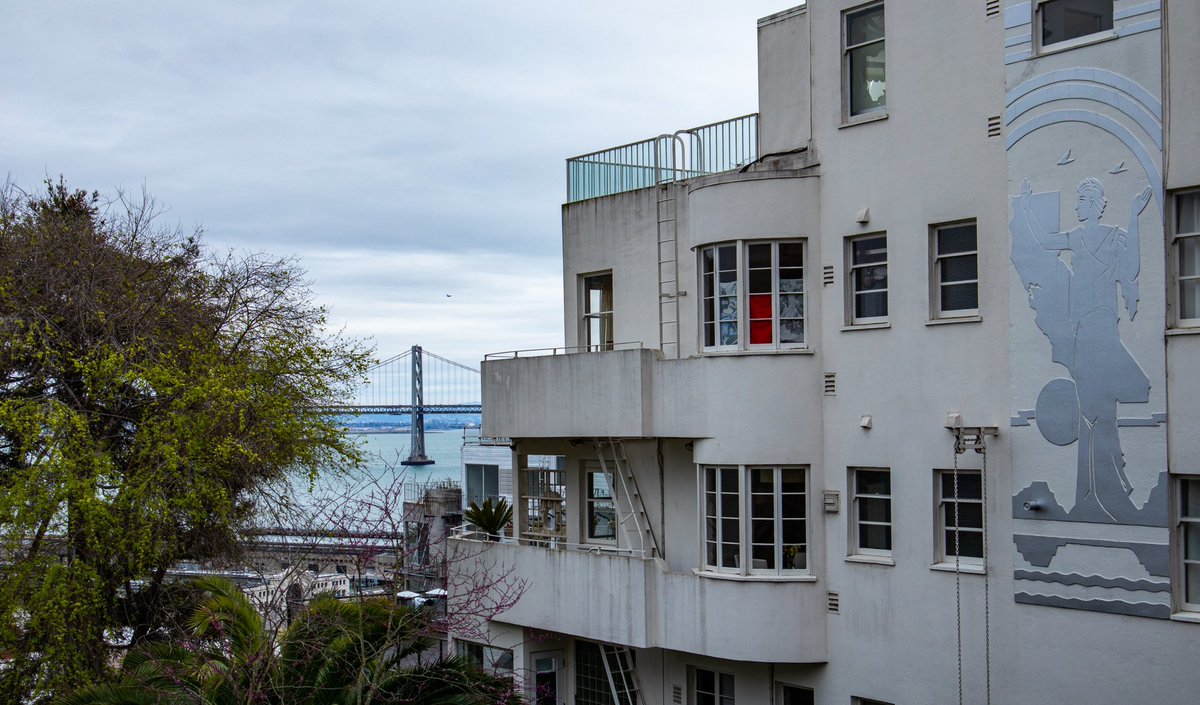 Andresdq21's tweet photo. Iβve been trying to get myself out of my side of town and see more of this gorgeous city. I spent today walking #northbeach. Got some moody shots. #mydayinsf #totalsf #SanFrancisco https://t.co/nGgyQjc5HD