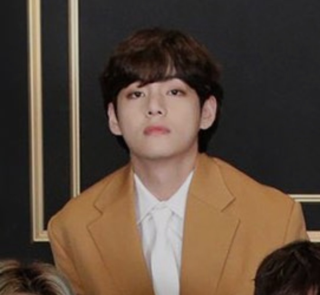 __harithaa's tweet photo. #scammys didn't pass taehyung's vibe check. He warned us from the beginning and we didn't listen. #LightItUpBTS #BTSLightItUp https://t.co/l3Xb4Yvhqi
