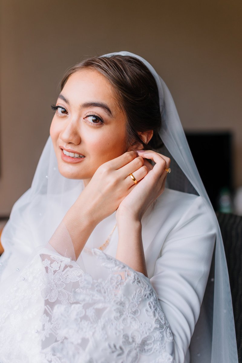 twt_kimk's tweet photo. Brides Preparation with jewellery 👰💍

For @iHX_Production https://t.co/YbFKUQ8DfU