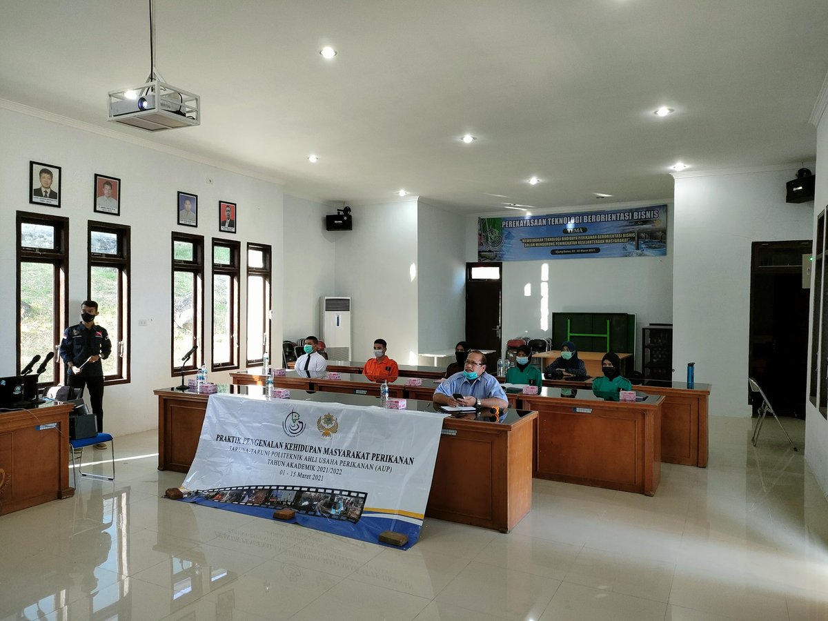 Pembukaan seminar PPKMP Taruna <a href="/brsdm_poltekaup/">BRSDM POLITEKNIK AUP</a> yang dilakukan secara online pada Aula <a href="/bpbapub/">DJPB_ACEH</a> untuk membangun generasi kelautan dan perikanan yang cakap dan tangguh.
<a href="/saktitrenggono/">Sakti Wahyu Trenggono</a> <a href="/kkpgoid/">KKP RI</a>