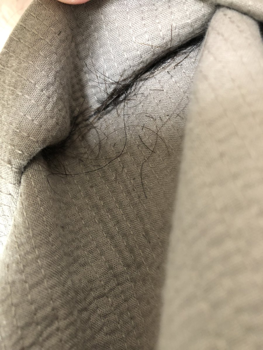 KAZUPON0502's tweet photo. ZOZOTOWNで
タック付き古着パンツ買った

そのタックの所に髪の毛が大量に入ってて引いた https://t.co/DHQphay1gq