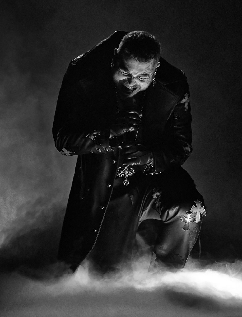 iHeartRadioCA's tweet photo. the prince of darkness @PostMalone  #GRAMMYs https://t.co/X7zU2mYUnS