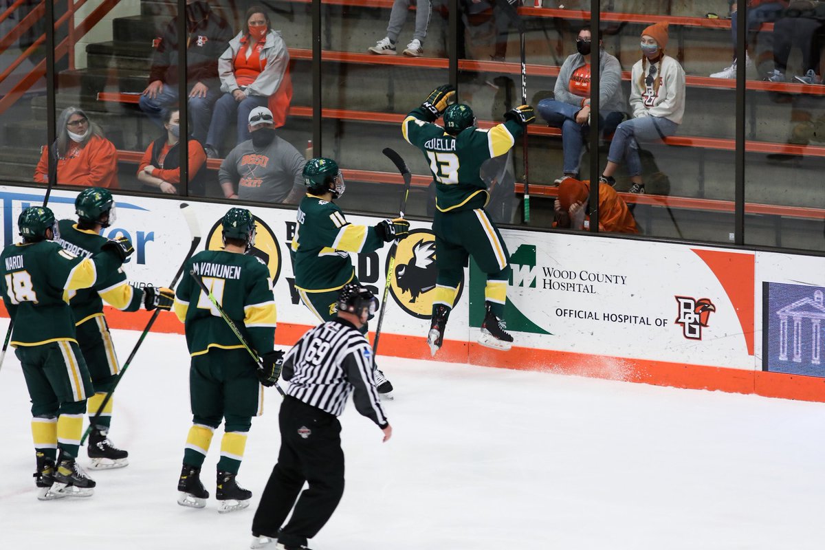 FlyersEliteAAA's tweet photo. Alum Mikey Colella scores two goals to help Northern Michigan advance to the next round! @FlyersEliteAAA @_BBSG https://t.co/SiPPZ7qdx2