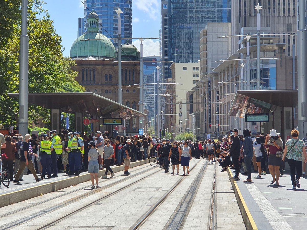 tboydcaine's tweet image. SO many women and allies at #March4Justice #Sydney #StoppingTraffic #ViolenceAgainstWomenhastoSTOP #ItStartswithCulture #ImWithHer #ReadtheRoom