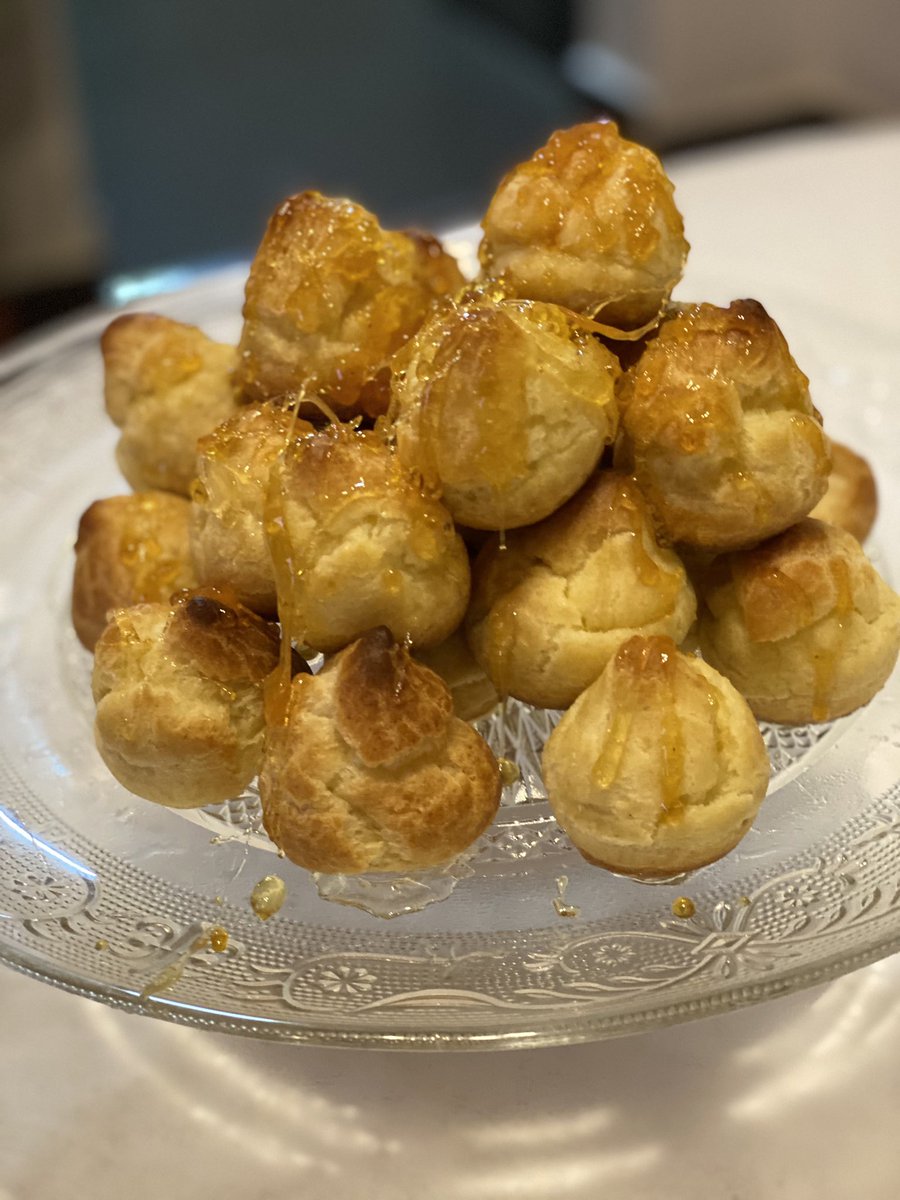 roseratti's tweet photo. Si hay que morir de algo, que sea comiendo profiteroles 🤤🤤🤤 @AndreScarpitta https://t.co/Wva7ERVjHZ