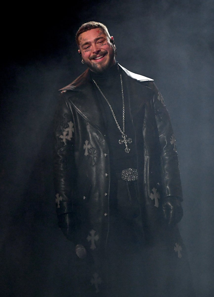 RepublicRecords's tweet image. .@PostMalone just killed that 🔥 #GRAMMYs #RepublicGRAMMYs