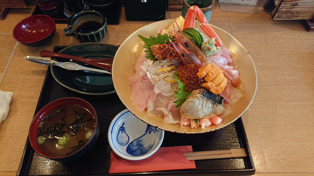 ちゃんえー 開店10分前にどんと屋さんに到着 1日10食限定の 極上海鮮丼 頂きました ゚d゚ ウマー ゚d゚ ウマー ゚d゚ ウマー さて 日本海さかな街で買い物して 戻りますか バイク乗りと繋がりたい 福井県敦賀市 どんと屋 海鮮丼 T Co ちゃんえー 開店10分前にどんと屋さんに到着 1日10食限定の 極上海鮮丼 頂きました ゚d゚ ウマー ゚d゚ ウマー ゚d゚ ウマー さて 日本海さかな街で買い物して 戻りますか バイク乗りと繋がりたい 福井県敦賀市 どんと屋 海鮮丼 T Co