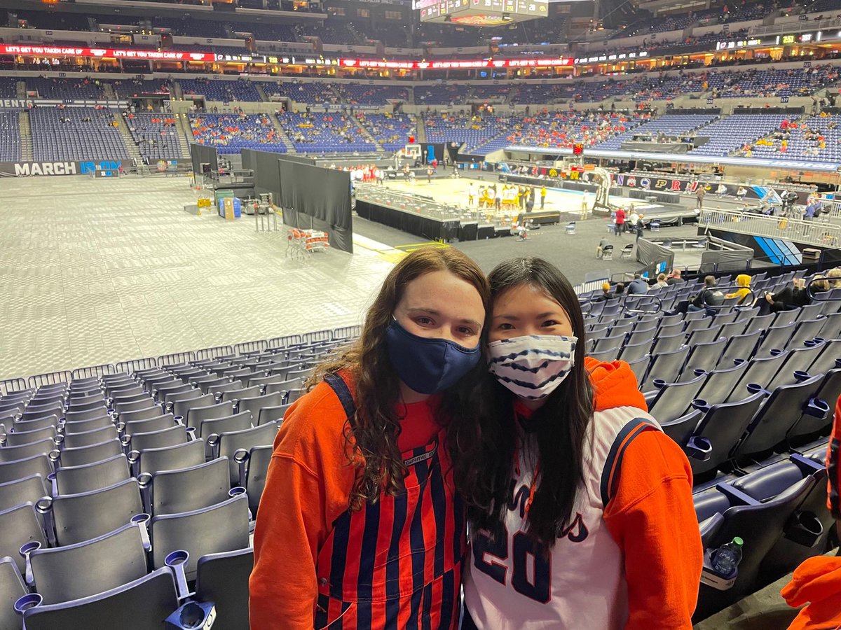 IllinoisPhiMu's tweet photo. what a great day to be an illini 🤩 #B1GChamps https://t.co/khe6A9WLYt