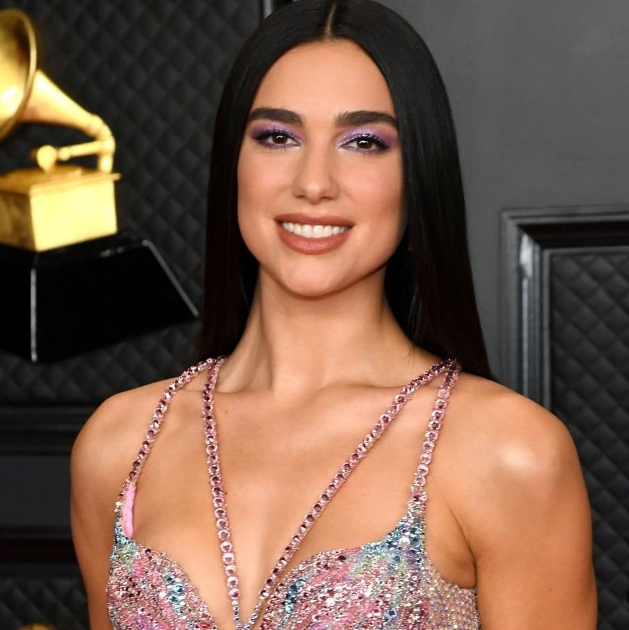 Fidback_cl's tweet photo. #Music: Dua Lipa gana a "Mejor Álbum Vocal Pop" con su disco "Future Nostalgia" en los #Grammys #GrammysTNT https://t.co/BtCPmZnu59