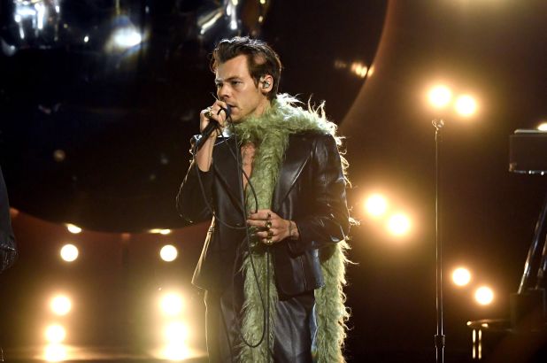 Teena_Guleria's tweet photo. PROUD OF HARRY STYLES👑
Will always be there to support you cupcake💖
❤ Love you Harry ❤

YOUR  1ST                                       YOUR
PERFORMANCE ------------>       GRAMMY  
                                        PERFORMANCE https://t.co/cafn639Cfn