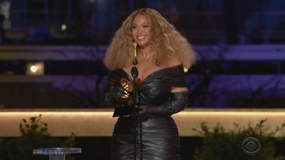 vulture's tweet photo. Beyoncé is now the most-awarded woman in #GRAMMYs history https://t.co/uLCmHXD6CA