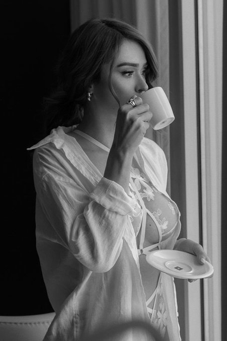 Watch Yanet García's leaked NSFW photo on TwXstars