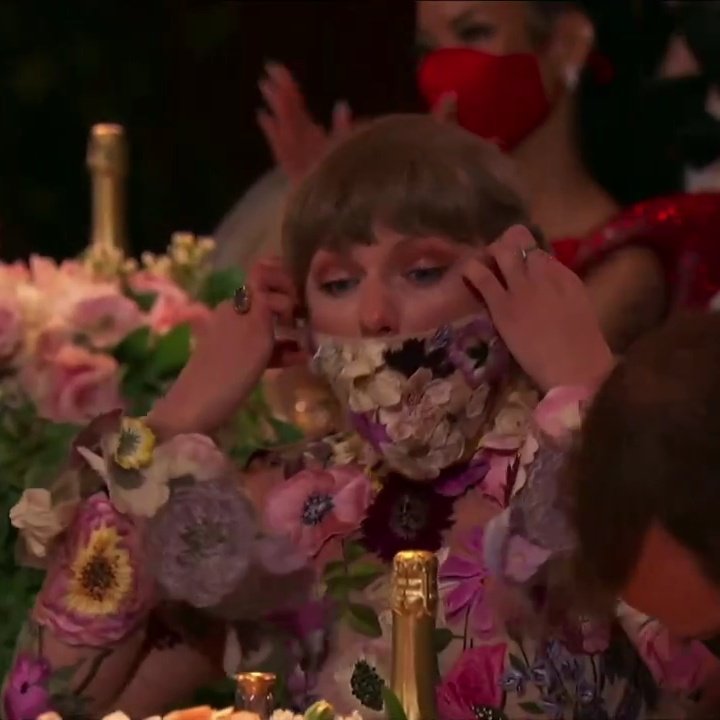 slythrswift's tweet image. TE MERECES TODO LO BUENO EN ESTE MUNDO TE AMO TAYLOR SWIFT 3 TIME AOTY WINNER #GRAMMYs