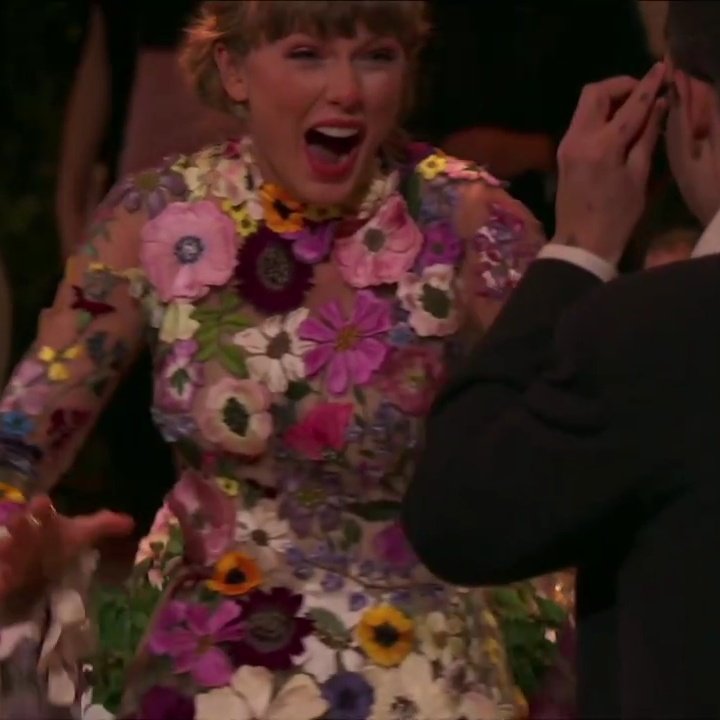 slythrswift's tweet image. TE MERECES TODO LO BUENO EN ESTE MUNDO TE AMO TAYLOR SWIFT 3 TIME AOTY WINNER #GRAMMYs