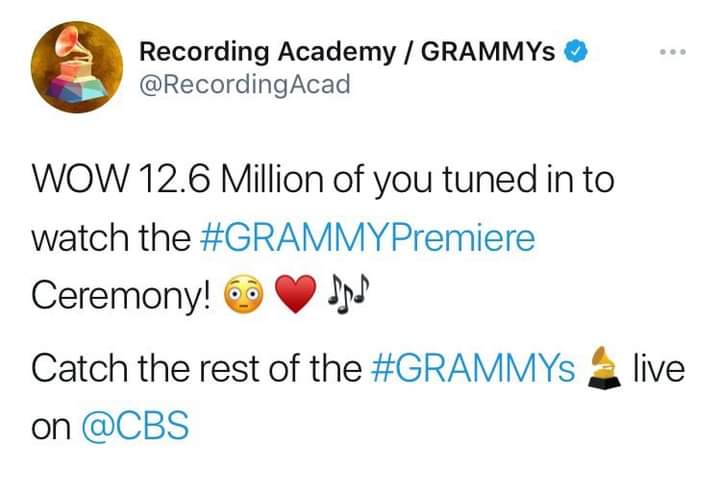 biah_01o4's tweet photo. jungkook‘s live had 10M more viewers than the 2021 scammy’s 

~excuse me? Who really needs who¿*

©yessakim 

#LightItUpBTS #scammys https://t.co/gD1VbFZjT5