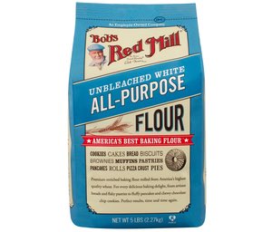 Let’s talk flour. Unusually for me, we are using white extracted flour here. The reason is really interesting- in the 18th and 19th centuries, the Polish government actually regulated which bakers could use white flour (a luxury item), and our bagels grew out of this environment.