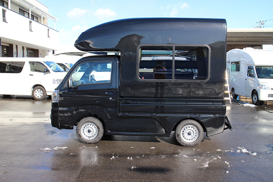 Sotobira By カーネル V Twitter 軽トラ荷台にポンと載せるだけ キャンピングカーにも移動販売車にもなる かーいんてりあ高橋の 軽トラキャビン カノン ダニエル なら 手軽に軽キャンパーライフを始められる T Co Cqka2t03n1 軽トラ 軽自動車