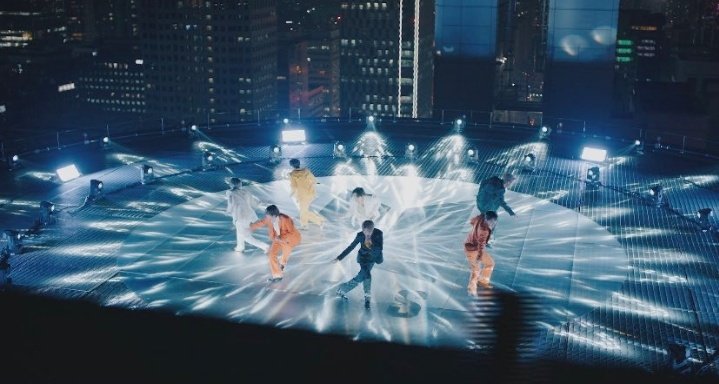 Nada21999's tweet photo. #LightItUpBTS
OMG💜💜😍 https://t.co/jwwhi9wNNc