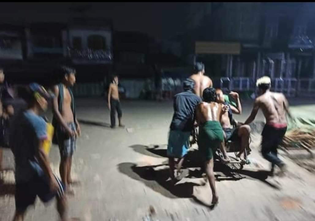 In Pathain, Terrorists violently cracked down night strike on March 14 . At least 3 people were  shot dead. 
#WhatsHappeningInMyanmar
#Mar15coup