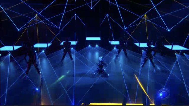 ffmixerstan's tweet photo. doja didn't come to serve the best performance of the night just to go home without grammys i feel so bad for her https://t.co/b12UZexEmL