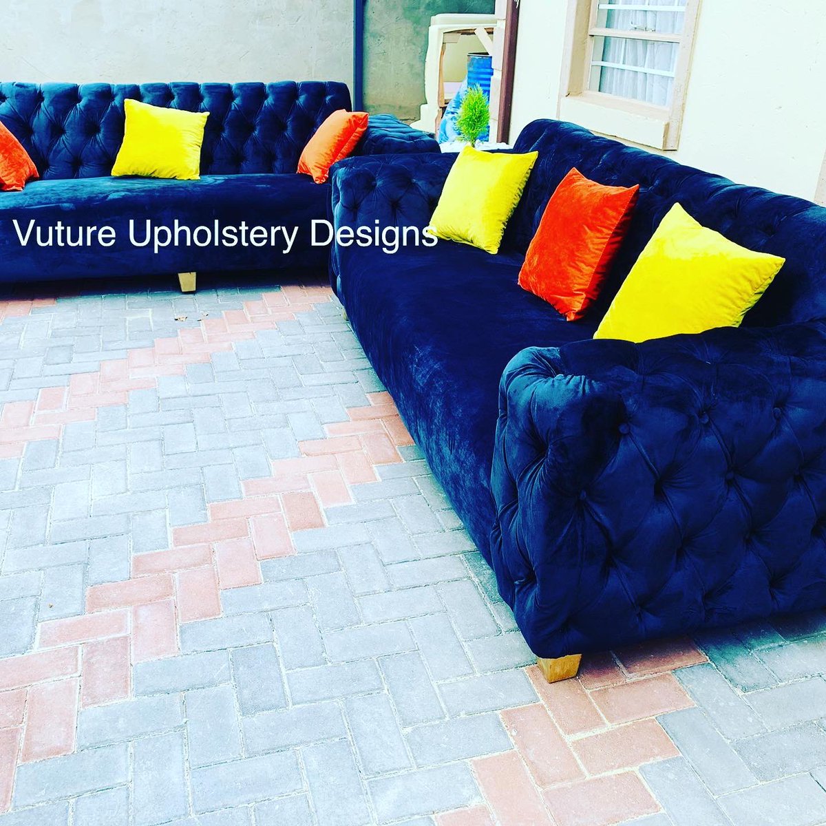 VutureDesigns's tweet image. Yet another one a 3 seater Tufted Flow MALEBO design at an affordable 5.5k
Trevor 

Black/Blue 😋

To order : 
☎ 0769523631
📌PTA West Kirkney 

#BlackOwnedBusiness #DJSBU