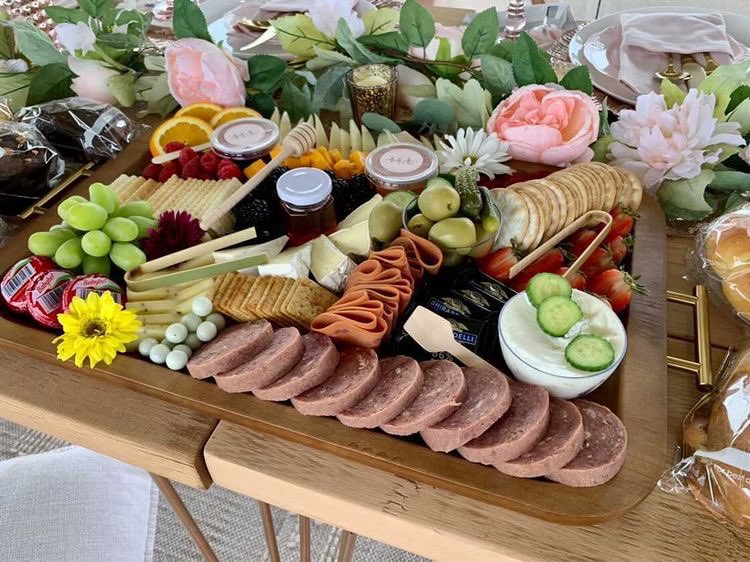 Classic Halal charcuterie 💕 DM TO PLACE ORDERS. follow our insta houstonhlcharcuterie