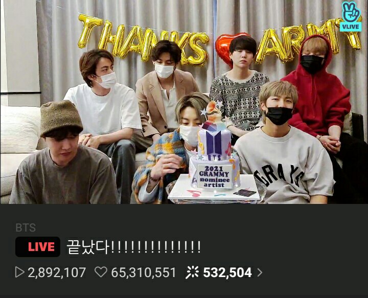 bunneey15's tweet photo. You can see how long they waited for the performance to end so they can start the live. Just the amount of "!!!!!!!" 😂😂😂😂 

@BTS_twt #LightItUpBTS https://t.co/V4Y9HkmQQS