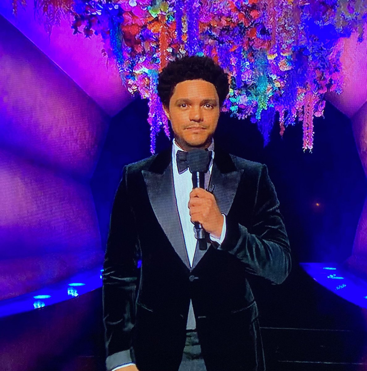 deesip's tweet photo. @Trevornoah did a great job. I like him. #GRAMMYs https://t.co/wCIv6xxn31