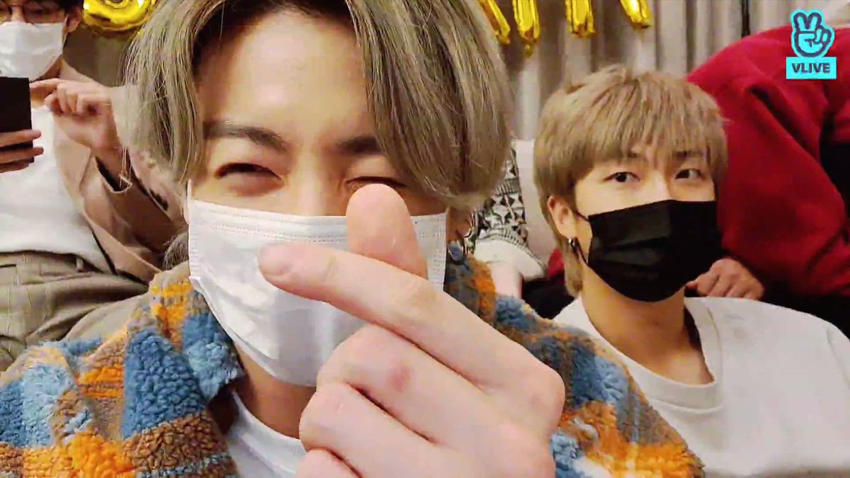 Btshopei's tweet photo. Gözlerindeki mutluluk herşeye bedel 

 🥺💜 https://t.co/dheBLEOhqR