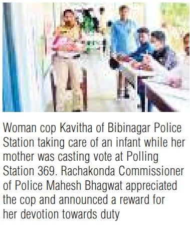 MalkajgiriCop's tweet photo. Beyond call on duty, #WPCO Kavitha of @BibinagarPS taking care of a baby while her mother #Castingvote for TSLC elections at Polling Stn:369 #ZPHS_Bibinagar.
#CP_Rachakonda appreciated & announced #reward for her devotion towards #duty.
@TelanganaDGP @TelanganaCOPs @hydcitypolice https://t.co/bpKAh6cMkA