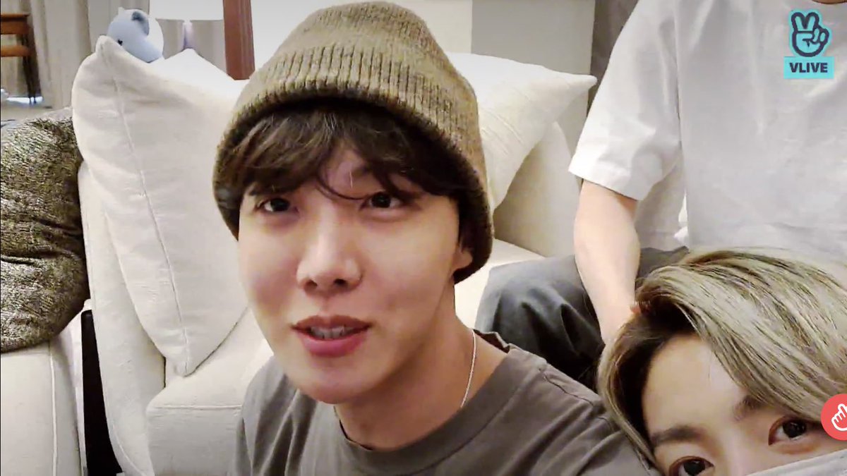 hopekookhr's tweet photo. they are so cute:(( https://t.co/dX84cA2L1D