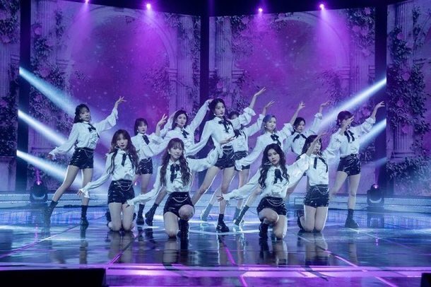 keitadj3's tweet photo. IZONE、活動停止前最後のコンサート終了

「忘れられない思い出作ってくれて感謝します。WIZONEのおかげで毎日が幸せだった」
#IZONE
#IZONE_THESTORY
#ONE_THE_STORY https://t.co/OtdkKubZLf