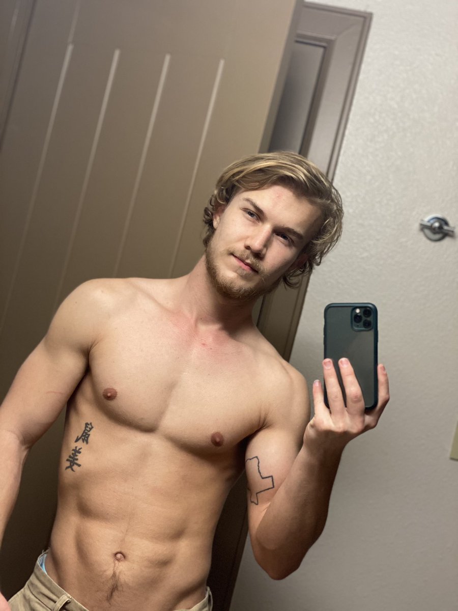 atx_matt's tweet photo. First night in my own place! :D https://t.co/ExD9bg6bLp