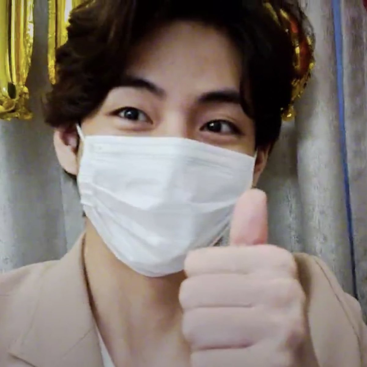 jjkfied's tweet photo. kim taehyung: “let’s go to grammy again next year! army help us one more time! we’ll work hard!”

#SetTheNightAlightBTS #LightItUpBTS
#BTSOurGreatestPrize https://t.co/uDfdOMaDyW