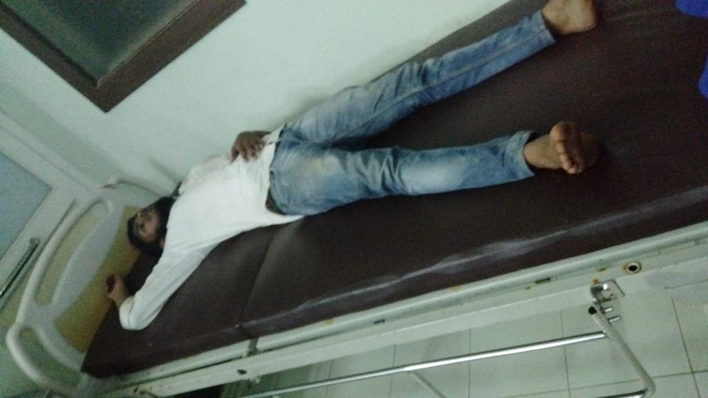 RiyazfSDPI's tweet photo. ಉಳ್ಳಾಲ ಪೋಲೀಸರು ವಿದ್ಯಾರ್ಥಿಗಳ ಮೇಲೆ ನಡೆಸಿದ ದೌರ್ಜನ್ಯ ಸಂಘ ಪರಿವಾರದ ಕ್ರೌರ್ಯತೆಯನ್ನು ಪ್ರತಿಬಿಂಬಿಸುತ್ತಿದೆ !! @compolmlr ರವರೇ ಸಂಘೀ ಪೋಲೀಸರಿಗೆ ಗೇಟ್ ಪಾಸ್ ನೀಡುವ ಕೆಲಸ ತಮ್ಮಿಂದಾಗಲಿ. https://t.co/xYqiglmayn