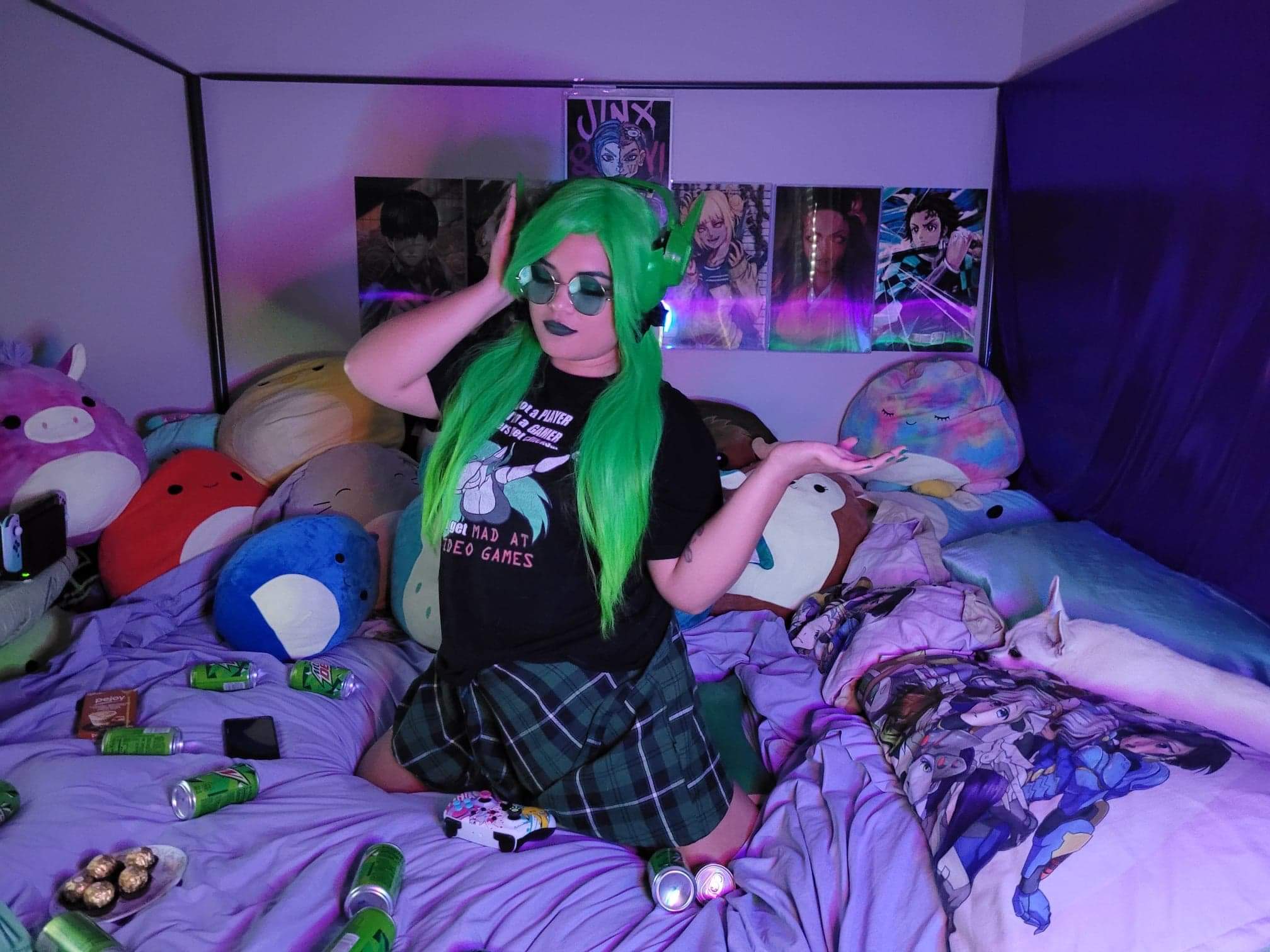 @zedrinbutt You missing any robots lately? She's eating all my snacks and dispensing Mountain dew everywhere. 😱 https://t.co/pQkdulQKt5