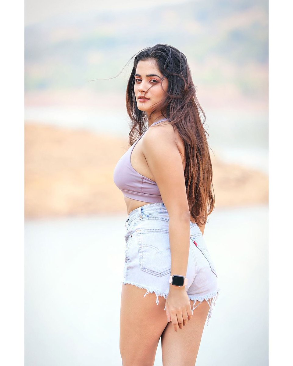 MarathiStars's tweet photo. भाग्यश्री मोठेचा बोल्ड अंदाज  😲😲😍😍💝
.
.
.
@bhagyashreemote
#bhagyashreemote #actress #marathiactress #marathi #beautiful #gorgeous #cute #marathiabhinetri #maharashtra_ig #marathi_ig #marathimulgi #marathigirls #marathistars #repost #hot 
📷 @pixelpune https://t.co/CKOR7RYaIa