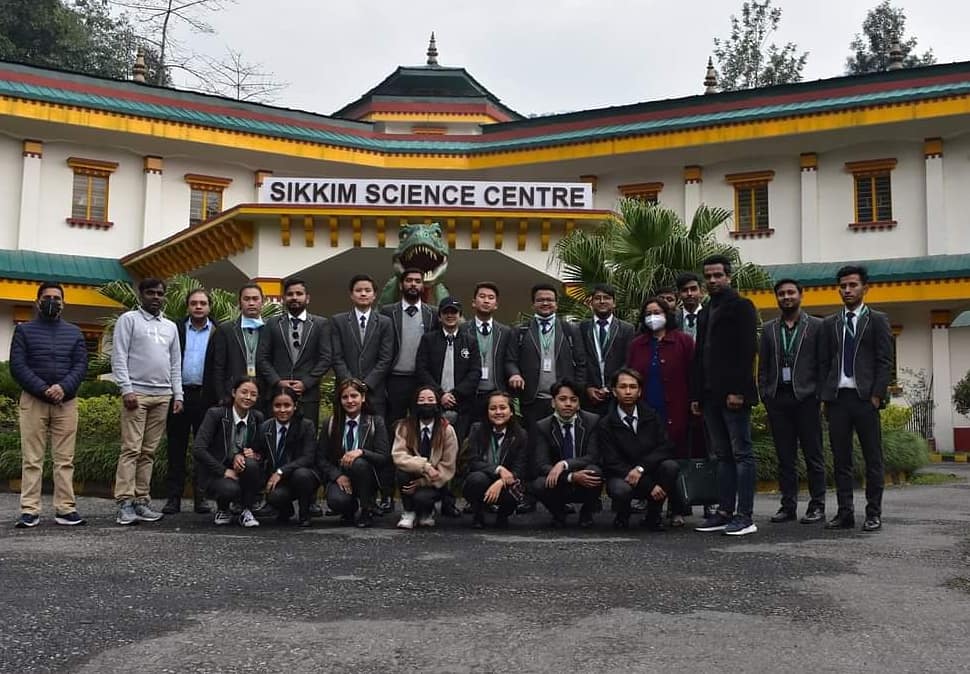 SrmSikkim's tweet photo. Department of #Physics, #SRM University #Sikkim organized a visit to Sikkim #Science Centre, #Marchak, including a visit to #Planetarium. The purpose was to expose the students to aspects of Space and Astronomical phenomena as well as physics based #experiments and #innovation https://t.co/OCBS2WDLQx