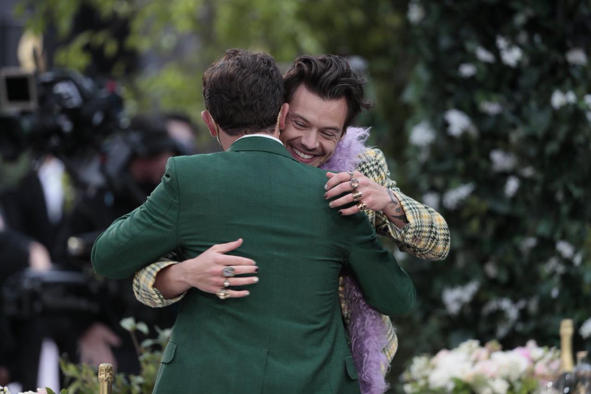 tuwatermelon's tweet photo. Esa es la sonrisa que siempre quiero ver en la carita de @Harry_Styles estoy tan feliz, esa sonrisa define lo orgullosa que me siento de él

PROUD OF HARR
YOU GOT THIS HARRY
#GrammyTNT Harry Styles
#HarryStyles watermelon sugar #ProudOfHarry #HarryStylesgrammy https://t.co/Yfmc1xyC7R