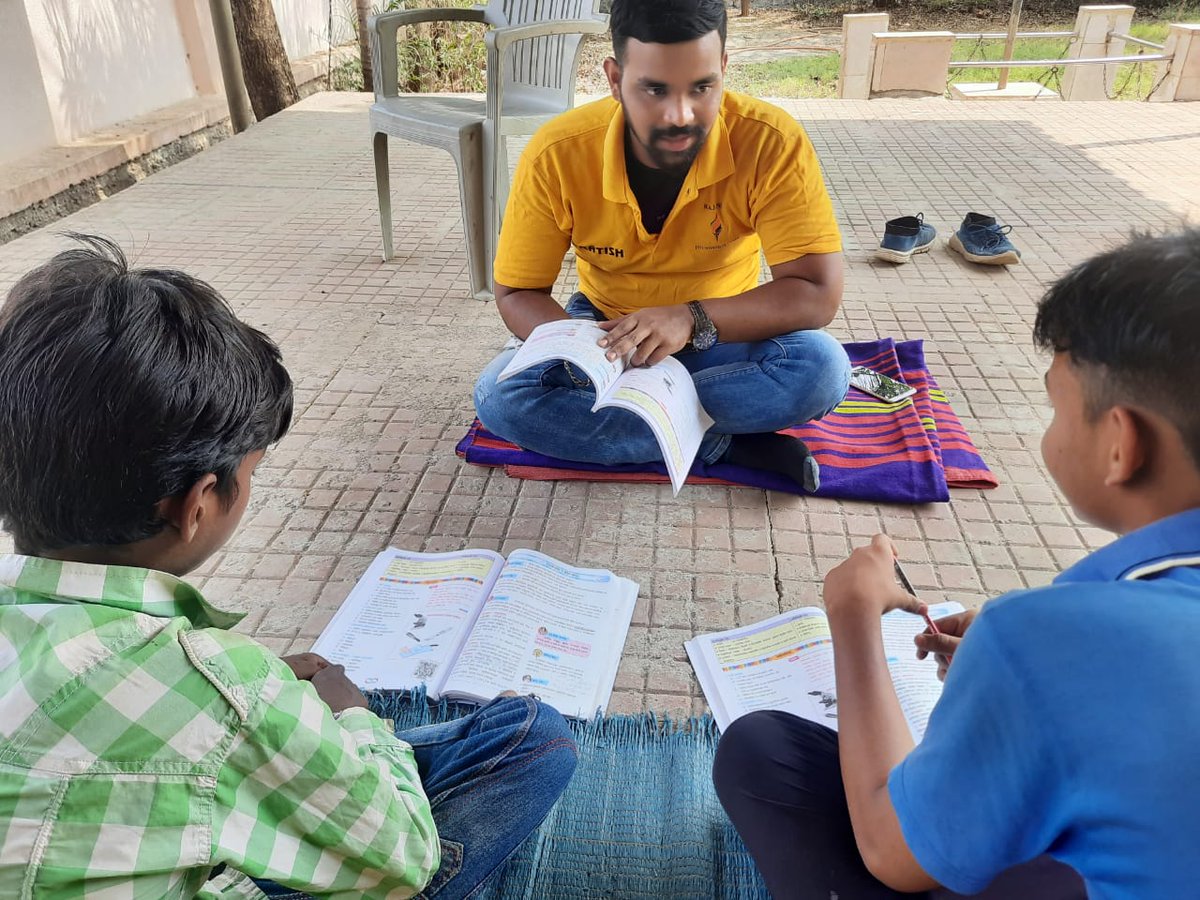 TeamRFIndia's tweet photo. Week 3: RFIndia's Weekend Teaching Program at Chiradpada.
#eachoneteachone 
#TeamRFIndia https://t.co/IDkYR7TvkN