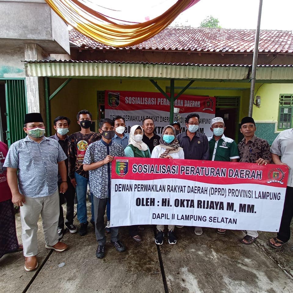 DprdPkb's tweet photo. Sosialisasi Peraturan Daerah

@oktarijaya 

.
.
Fraksi PKB DPRD Lampung
----------------------------------------- https://t.co/3zjcRGffRB