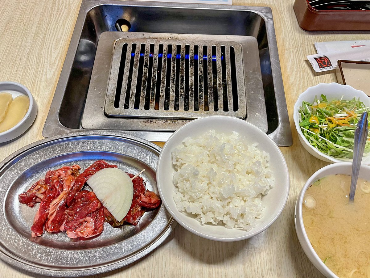 ホンダレンタリース北海道 帯広のおすすめグルメ 仕事で帯広にきている中の人 今日のランチはコレ 平和園本店 の ジンギスカン定食 このセットがなんと600円 安くてボリュームがあって しかも美味い ってほんと神グルメ 北海道旅行